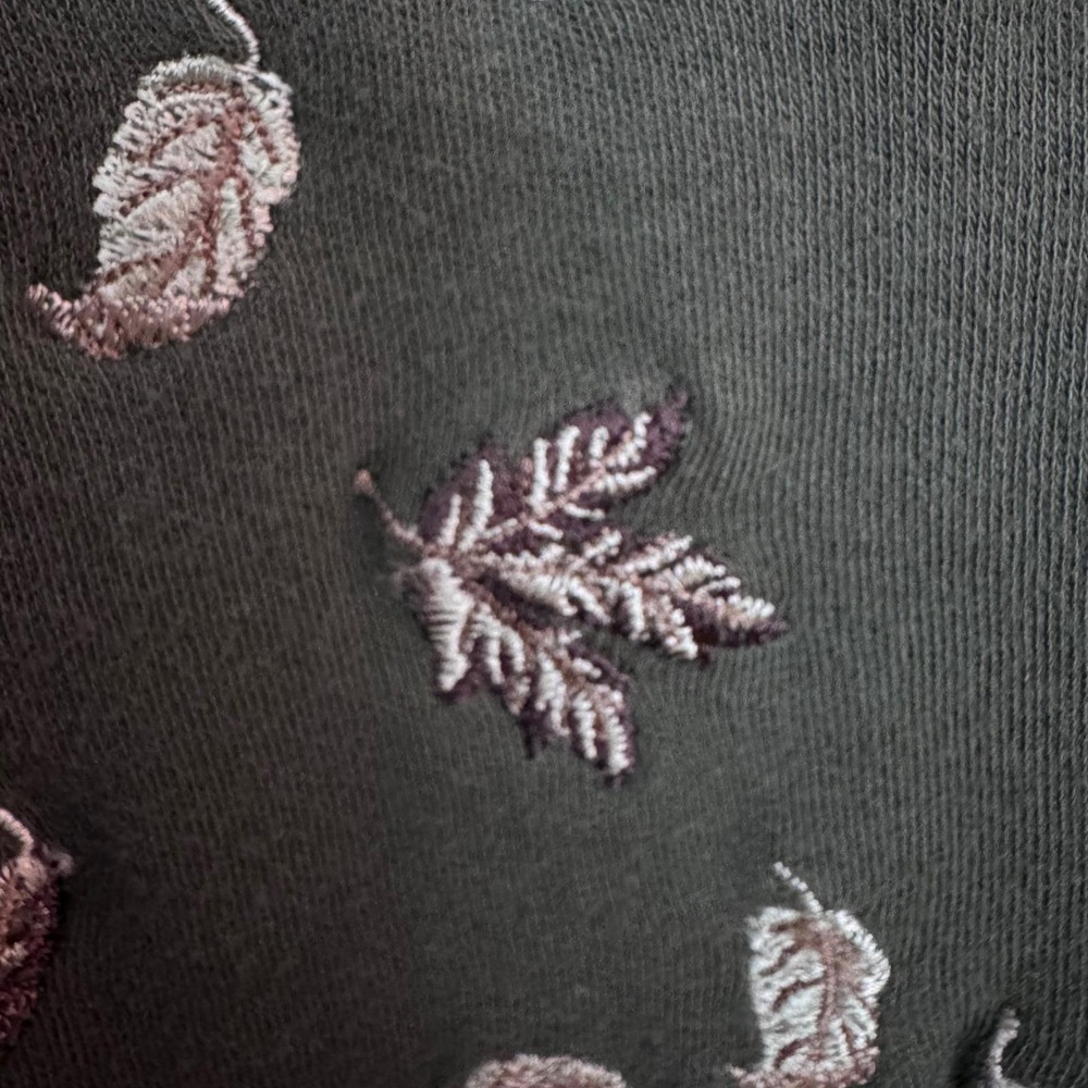 Petite Large Moss green long sleeve mock turtleneck embroidered leaves forest - Picture 6 of 8